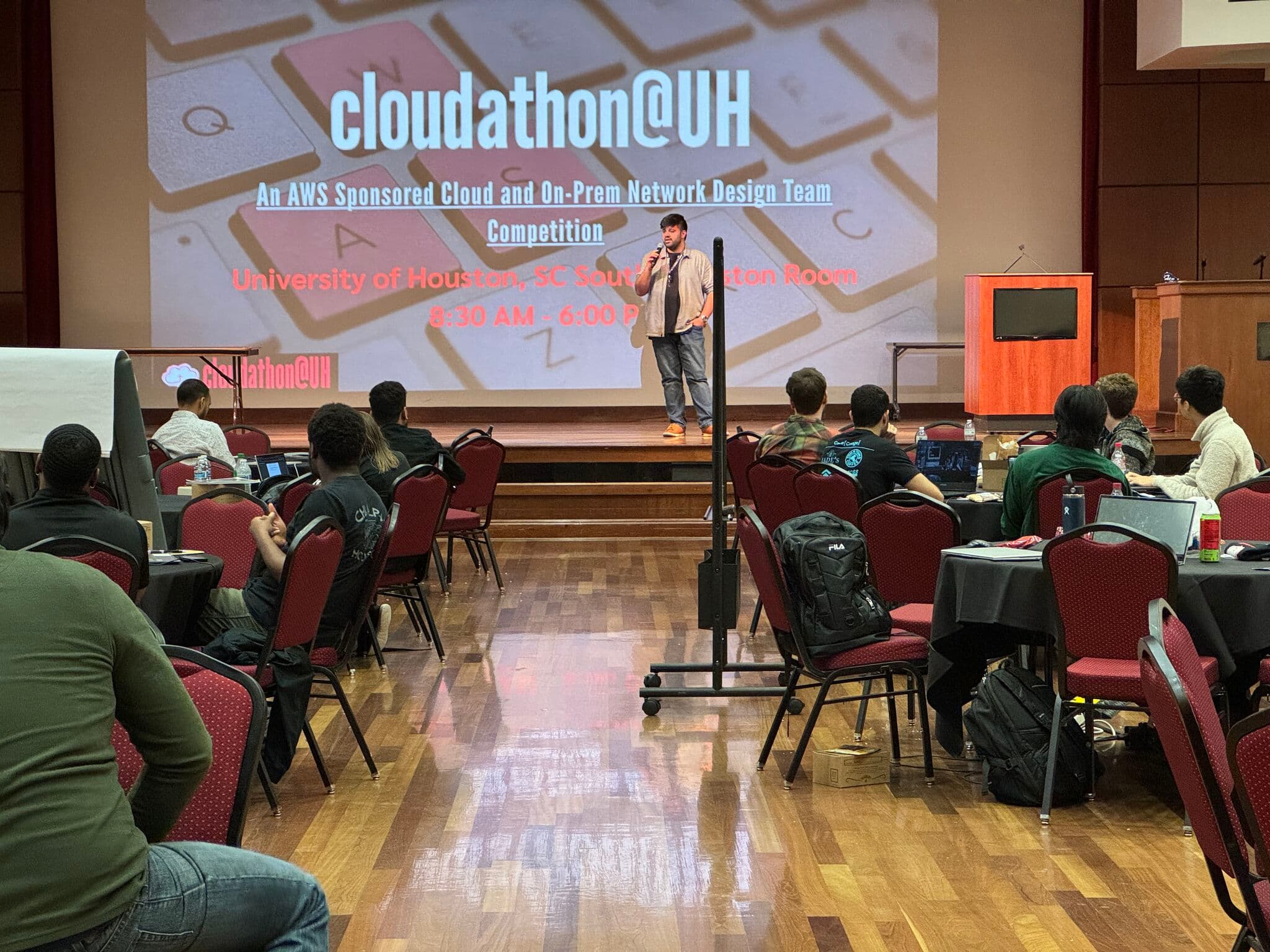 Zohaib Khawaja speaking to a Cloudathon at UH audience